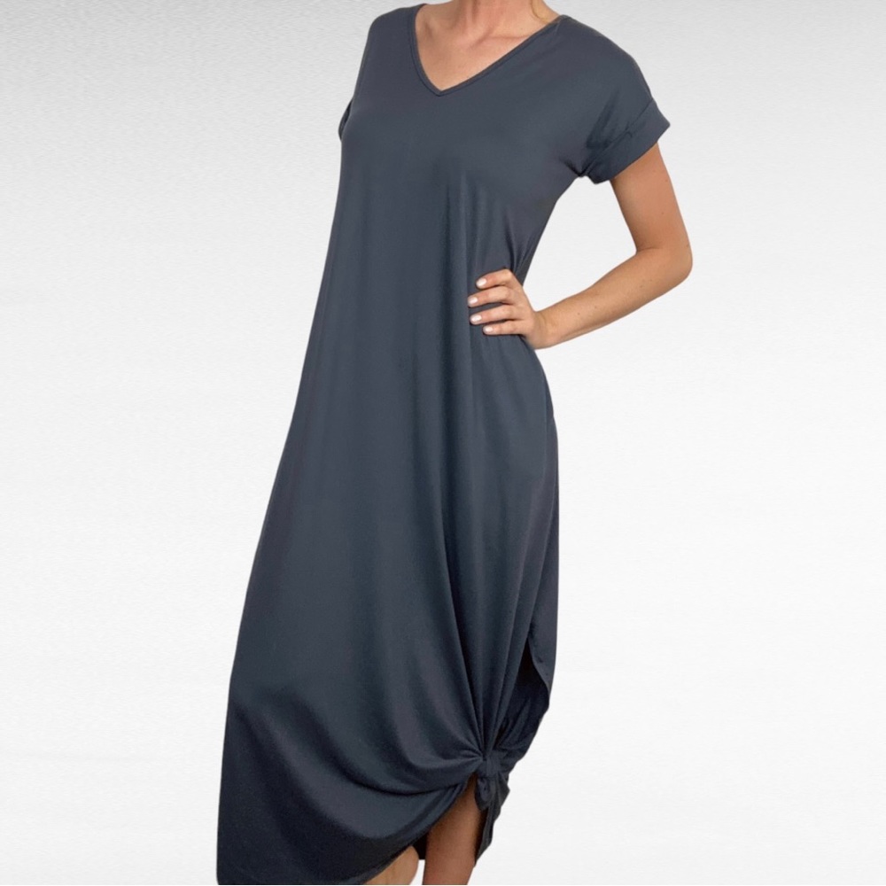 Entro | Solid Grey V-Neck Short Cuffed Sleeve Mod… - image 5